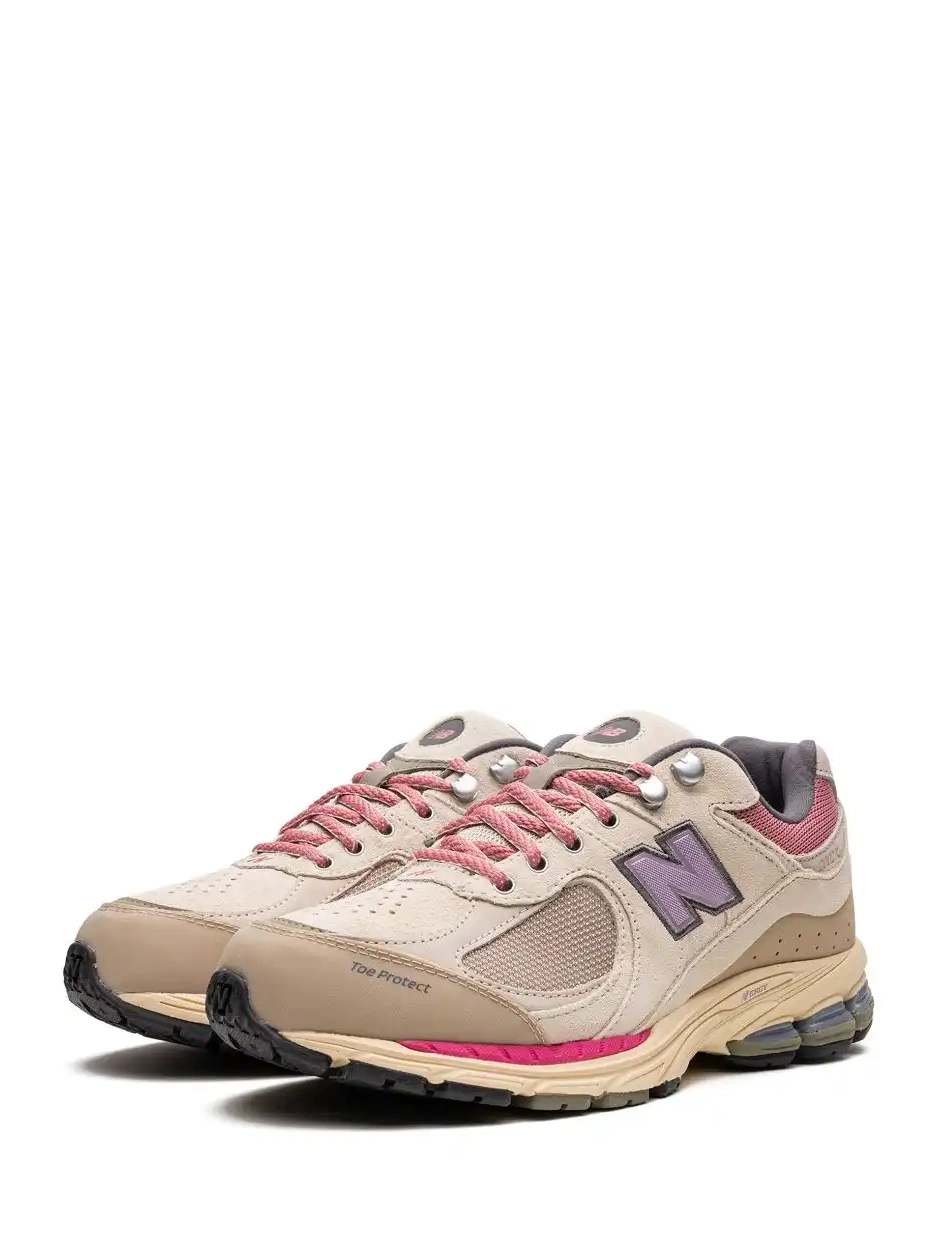 - New  2002R sneakers Balance Pack 